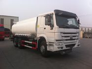 Camión de petrolero del combustible de SINOTRUK HOWO A7 para el embrague del volumen Φ430 del transporte 18000L