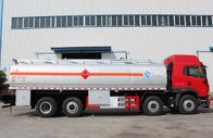 Garantía de un año de la capacidad del camión 30cbm del buque de petróleo del acero de carbono FAW J6 8x4