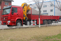 Camión pesado rojo del cargo de la grúa 6.3T 8T 10T 12T del camión/XCMG de la grúa de Sinotruk Howo