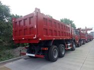 Estándar de emisión resistente rojo del euro 2 del camión volquete con la dirección ZF8118