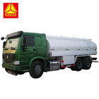 Petrolero del camión del depósito de gasolina del euro 2, Sinotruk Howo 20000 litros transportador del gasoil de 6000 galones