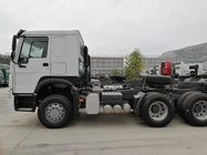 Sinotruk Howo 6x4 camión del tractor remolque de 420 caballos de fuerza con el motor D12.40 y la cabina HW76