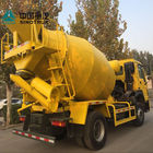 Camión concreto amarillo del mezclador concreto del material de construcción 6x4 8m3 con el uno mismo de la bomba - cargamento