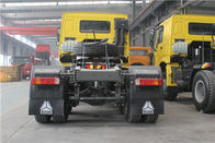 Camión amarillo del tractor de Sinotruk Howo 6x4 con el motor WD615 y el taxi HW76