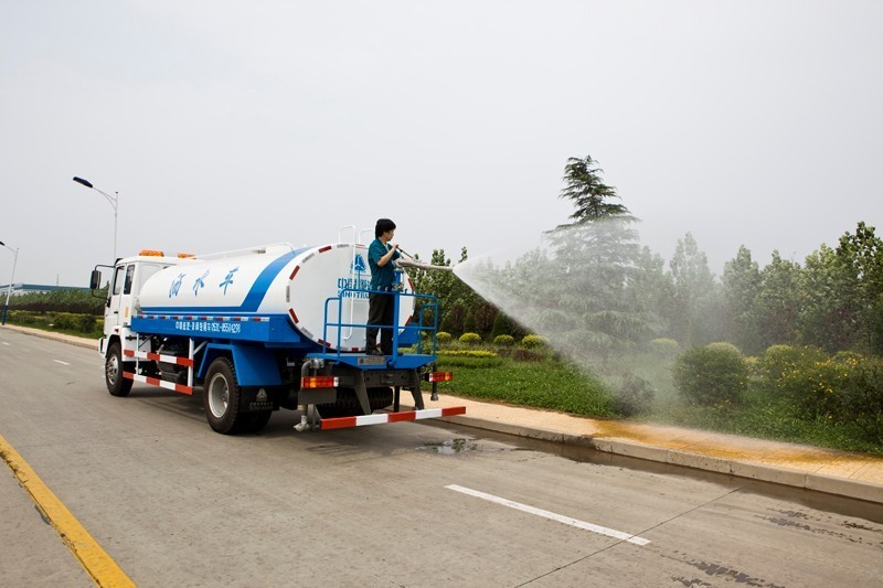 336 camión del envase del agua de HP 8x4/velocidad máxima comercial del camión 75km/H del agua