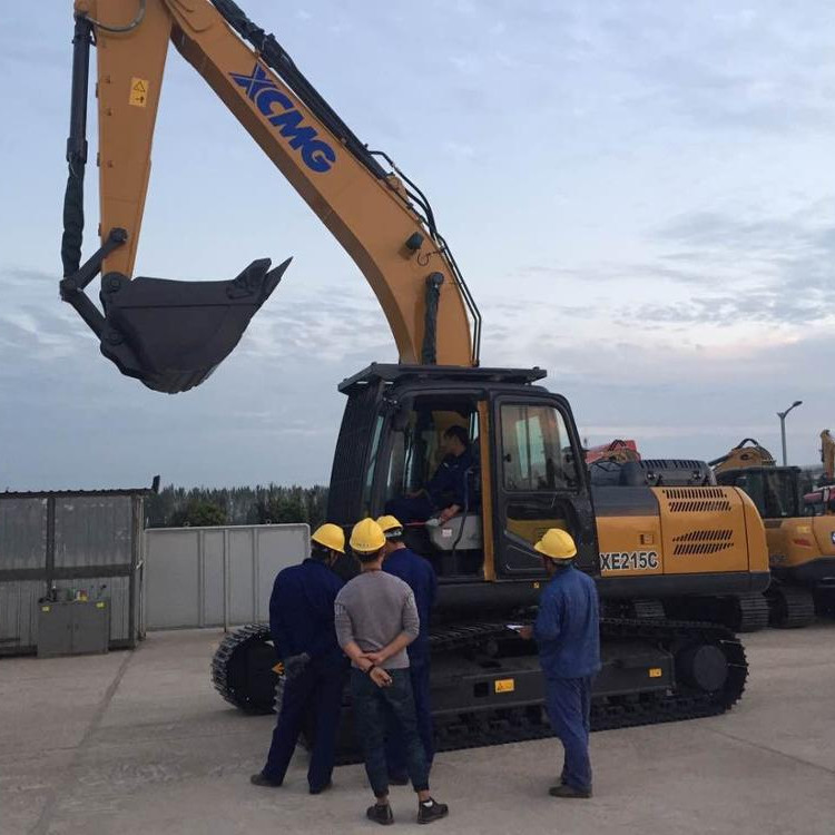 equipo de excavación de la tierra pesada 0.8-1m3, excavadores de las ventas de la construcción de XE215C