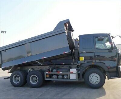Capacidad resistente del cuerpo 18m3 del cargo de la forma del camión volquete 6x4 U del euro II de SINOTRUK