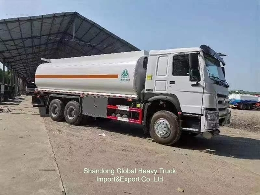 HOWO Sino trucks 5000 galones de combustible diésel de reabastecimiento de petróleo de combustible camiones cisterna