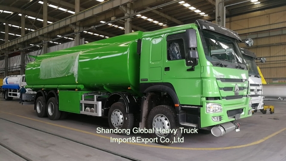 Sinotruk HOWO 8*4 Camión cisterna de combustible 12 ruedas Camión cisterna de aceite 30000L Camión dispensador