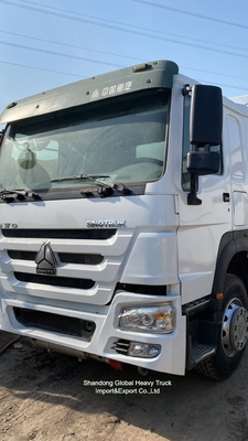 Sinotruck nuevo y usado HOWO Camión cisterna de aceite/combustible/agua 371HP