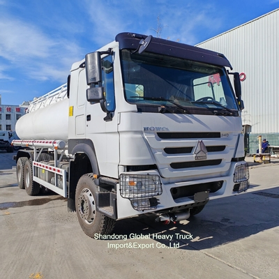 Sinotruck nuevo y usado HOWO Camión cisterna de aceite/combustible/agua 371HP