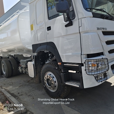 Sinotruk HOWO 6X4 20000 L 25000 L Carga de cargas Cisterna de petróleo Camión Cisterna de combustible de petróleo