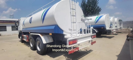 Motor diesel Sinotruck HOWO 6X4 336HP HOWO 10 neumáticos 20000 litros tanque de agua con rociador