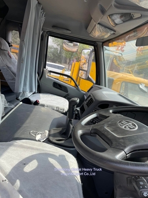 HOWO 20cbm 4*2 Dirección derecha 266HP Camión de aspiración de aguas residuales