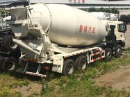 El equipo de mezcla del cemento del euro II de 8×4 371 HP, camión montó el mezclador concreto con el taxi HW76