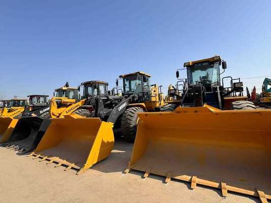 Cargador de Ruedas XCMG ZL50GN de 5 Toneladas con Cazo para Roca de 3.0m3 y Potencia Nominal de 162kW para Construcción