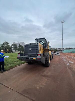 Cargadora de ruedas XCMG XC958 clase 5.8 -6 toneladas con 162kw de potencia nominal y capacidad de cucharón de 1.9 m³