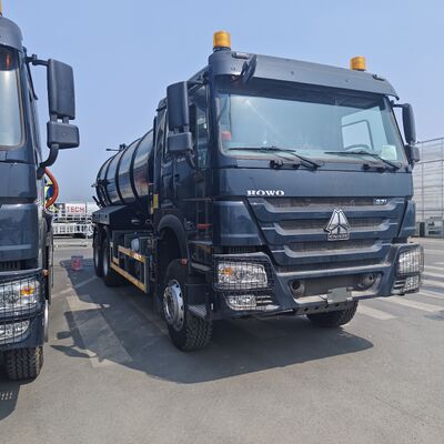 HOWO 15CBM Camión de aspiración de aguas residuales al vacío con 6*4 ruedas motrices y combustible diésel para limpieza de depósitos sépticos y transporte de lodos