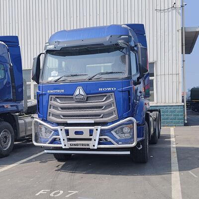 Camión tractor HOWO NX 6×4 con motor diésel de 420 CV, transmisión manual de servicio pesado y chasis reforzado para minería