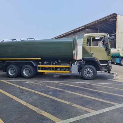 Camión cisterna de agua HOWO TX 6×4 con carga útil de 20T y estándar de emisiones Euro 2 para limpieza de carreteras y control de polvo