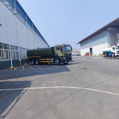 HOWO TX 6×4 Camión cisterna de agua con carga útil de 20T de la norma de emisiones Euro 2 y 6×4 rueda motriz para limpieza de carreteras