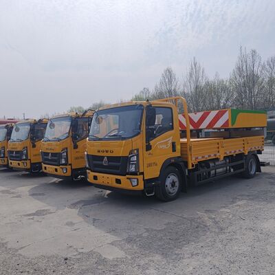 HOWO 4×2 Camión de colchón de choque con absorción de energía de alto rendimiento y diseño de reemplazo modular para la seguridad en carretera