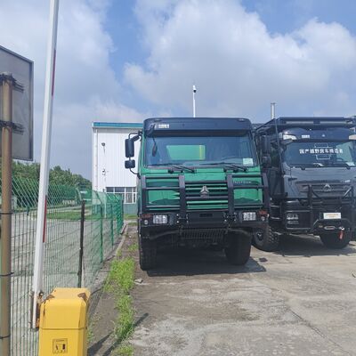 HOWO 6×4 Camión de tanque de agua con capacidad de 20.000L, motor de 371 CV y tanque de acero al carbono para limpieza de carreteras y supresión de polvo
