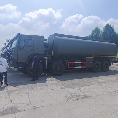 HOWO 8×8 Camión tanque de combustible de 50.000L con motor de 371 CV y tracción en todas las ruedas 8×8 para el transporte de combustible pesado
