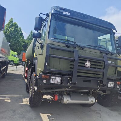 HOWO 8×8 Camión tanque de combustible de 45.000L con motor de 371 CV y tracción en todas las ruedas 8×8 para el transporte de combustible pesado