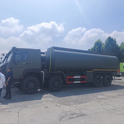 Camión cisterna de combustible HOWO 8×8 de 40.000 litros con motor de 371 CV y ​​tracción total 8×8 para transporte de combustible de servicio pesado