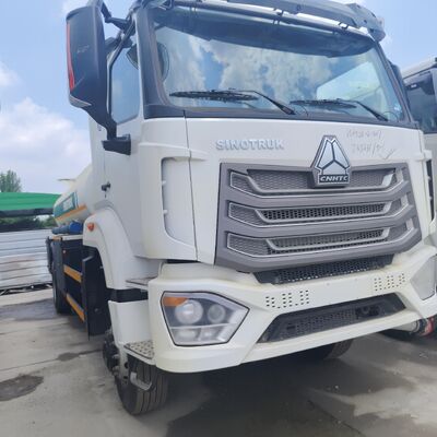 Camión cisterna de combustible HOWO NX 6×4 CNG con motor de 400HP y capacidad de 30,000L para transporte de diésel y gasolina