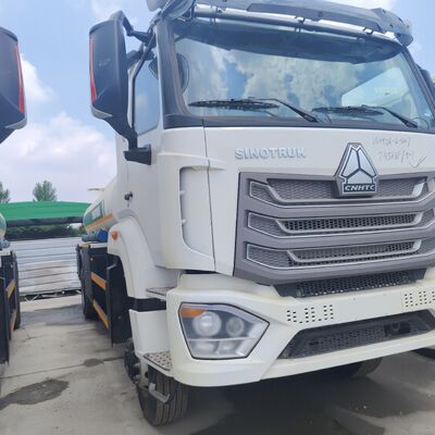 Camión cisterna de combustible HOWO NX 6×4 CNG con motor de 400HP y capacidad de 30,000L para transporte de diésel y gasolina