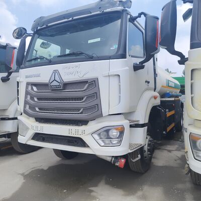 HOWO NX 6×4 CNG Fuel Tank Truck con motor de 400 CV y capacidad de 25.000 L para la distribución de combustible