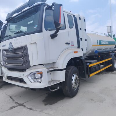 HOWO NX 6×4 CNG Fuel Tank Truck con motor de 400 CV y capacidad de 25.000 L para la distribución de combustible