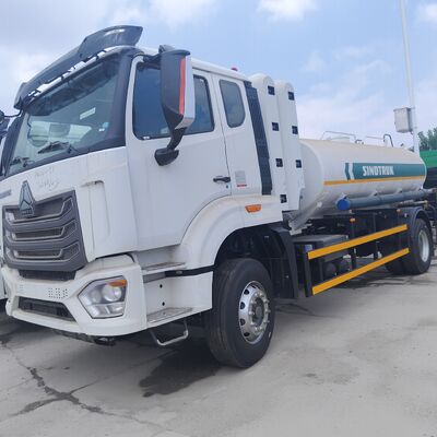HOWO NX 6×4 CNG Fuel Tank Truck con motor de 400 CV y carga útil de 20T para el transporte de diesel y gasolina