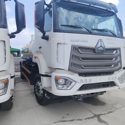 HOWO NX 6×4 CNG Fuel Tank Truck con motor de 400 CV y carga útil de 20T para el transporte de diesel y gasolina