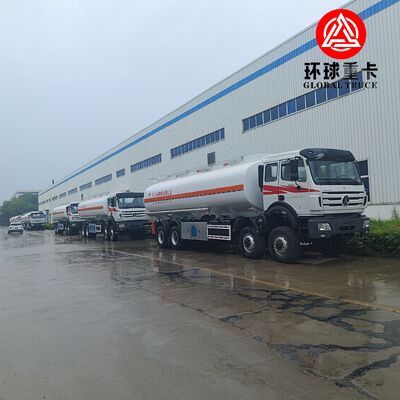 Beiben 8x8 35000L Camión tanque de combustible de servicio pesado fuera de la carretera Camión tanque diésel para la minería del Congo