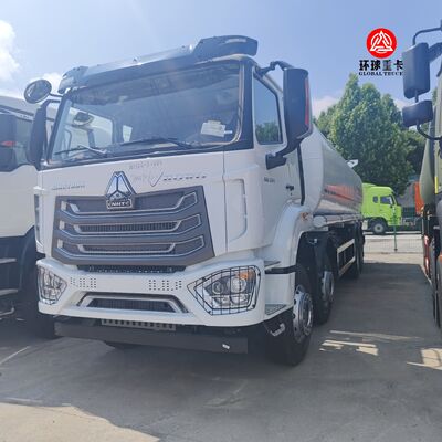 HOWO NX 8x4 30000L Camión tanque de combustible Camión de carga pesada diésel Bowser para el transporte de combustible de Kenia