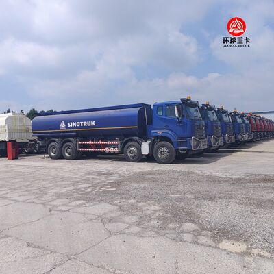 Camión cisterna de combustible HOWO NX 8x4 de 30000L, camión cisterna diésel de alta resistencia para el mercado de Tanzania