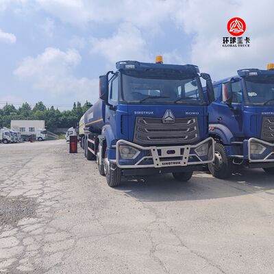 Camión cisterna de combustible HOWO NX 8x4 de 30000L, camión cisterna de aceite diésel de alta resistencia para el mercado africano
