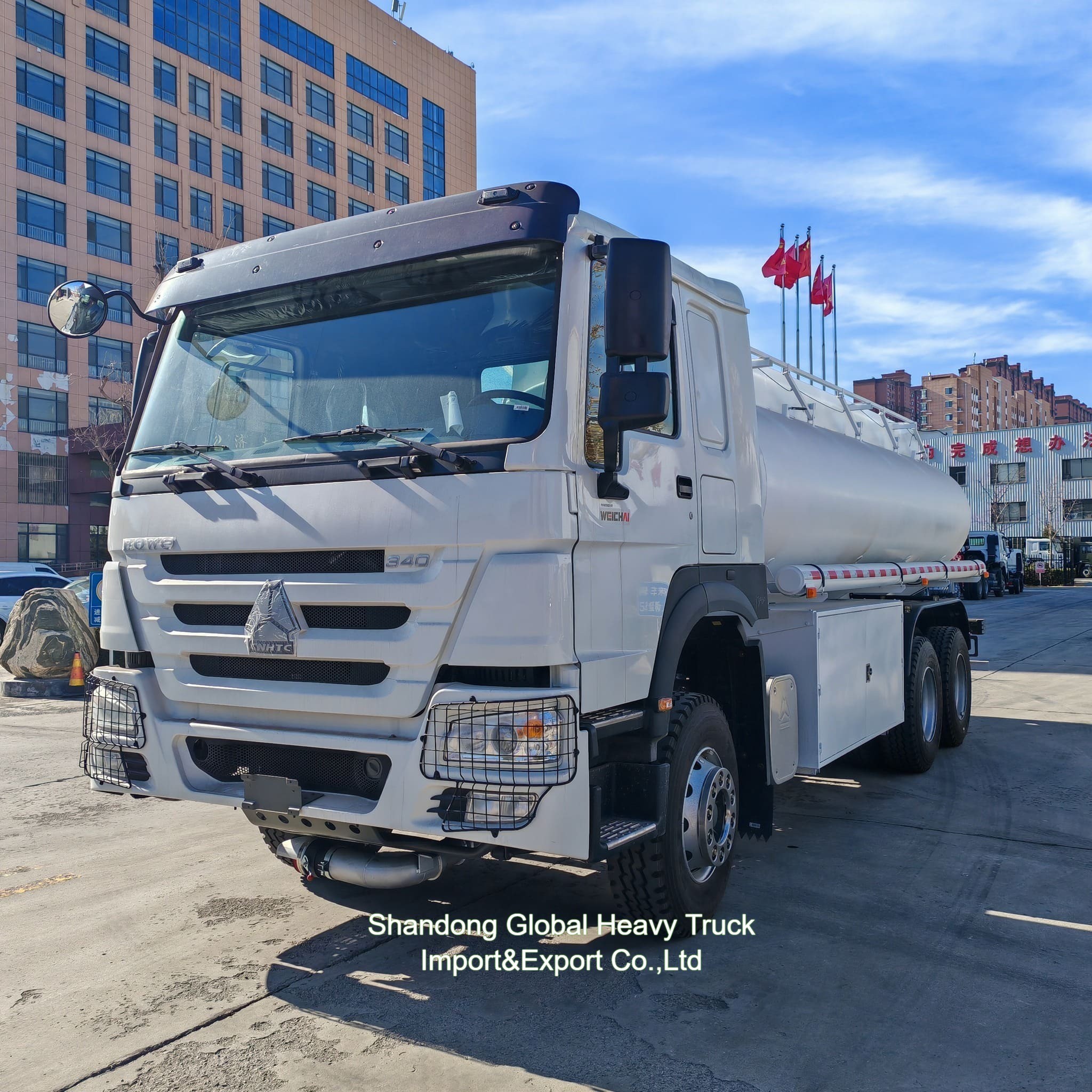 HOWO Sino trucks 5000 galones de combustible diésel de reabastecimiento de petróleo de combustible camiones cisterna