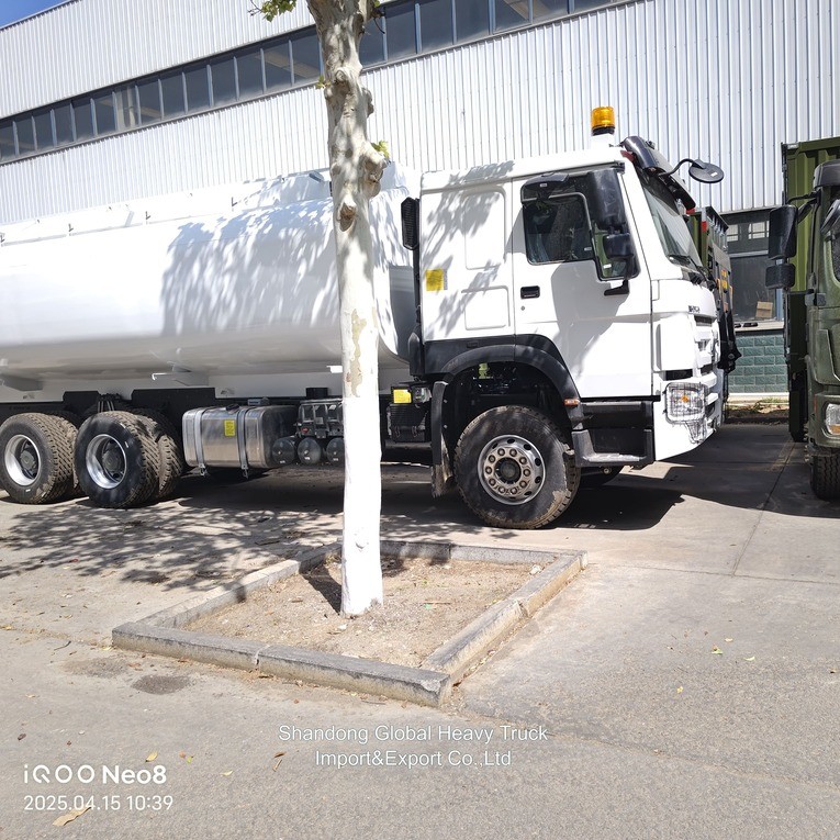 Nuevo Sinotruk HOWO 6X4 20000L tanque de aceite camión cisterna de combustible para la venta en Filipinas