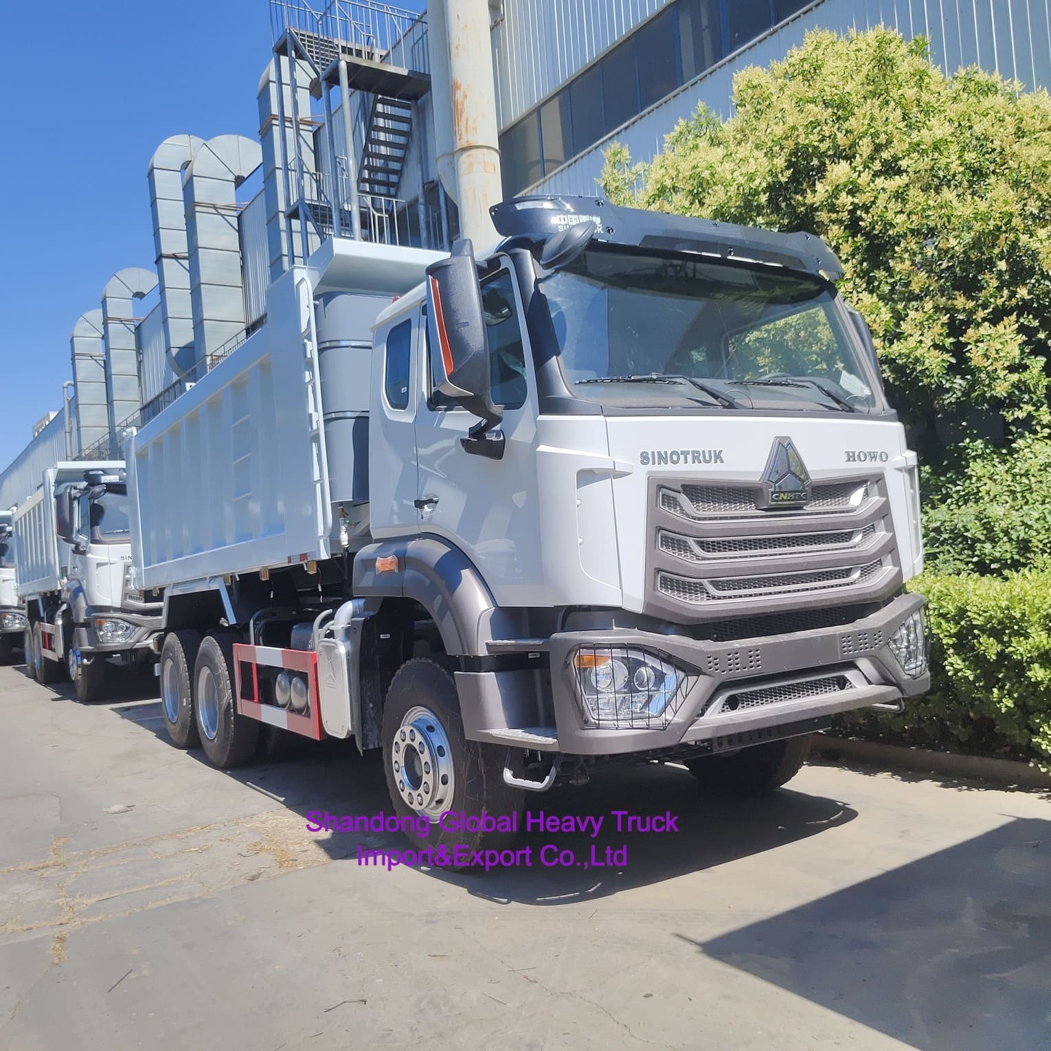 Camión volquete Sinotruk HOWO Nx 8X4 Euro2 336CV 371CV