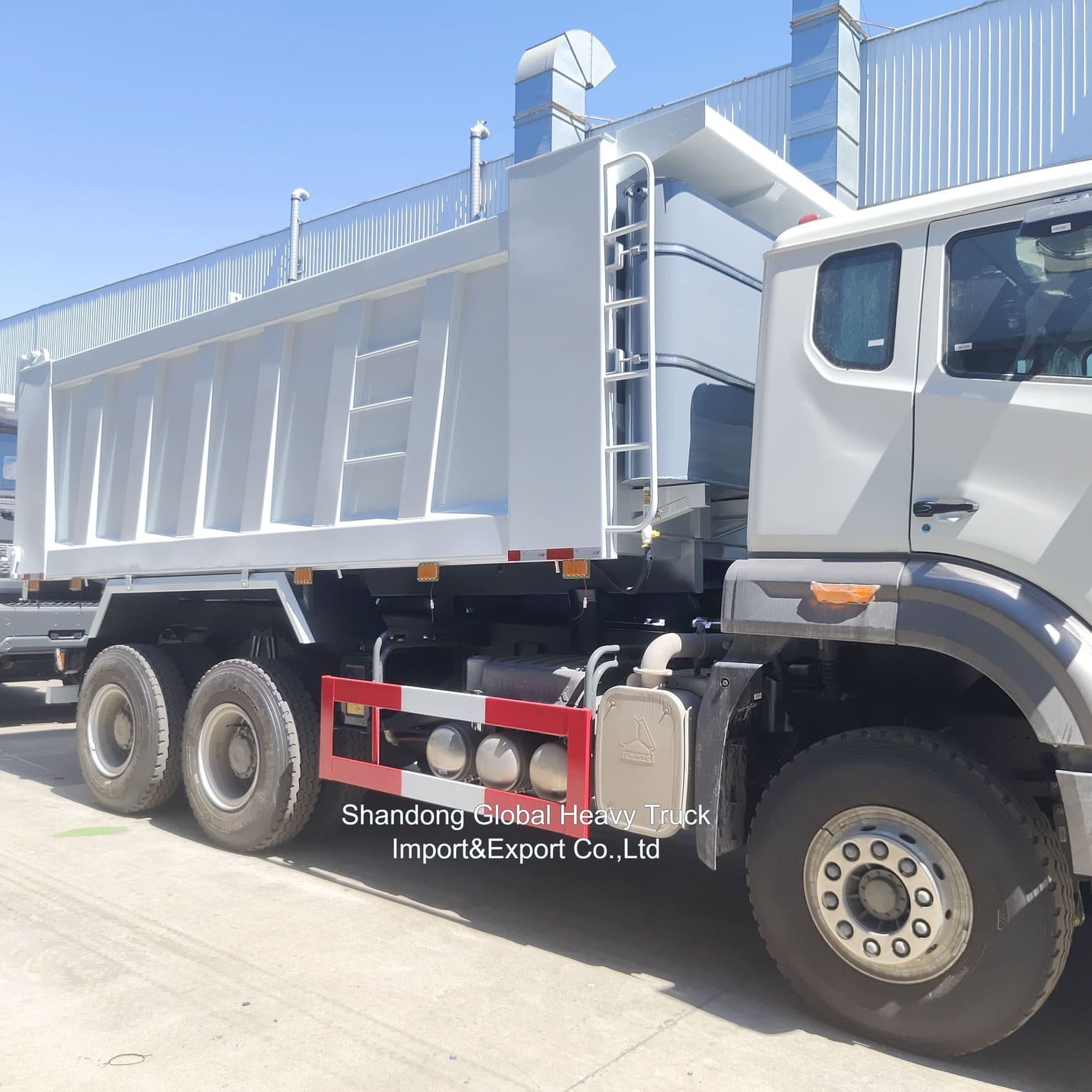 12 ruedas Sinotruck 40-60 toneladas Usado HOWO 8X4 371HP 375HP 380HP camión diésel de mano derecha camión de descarga