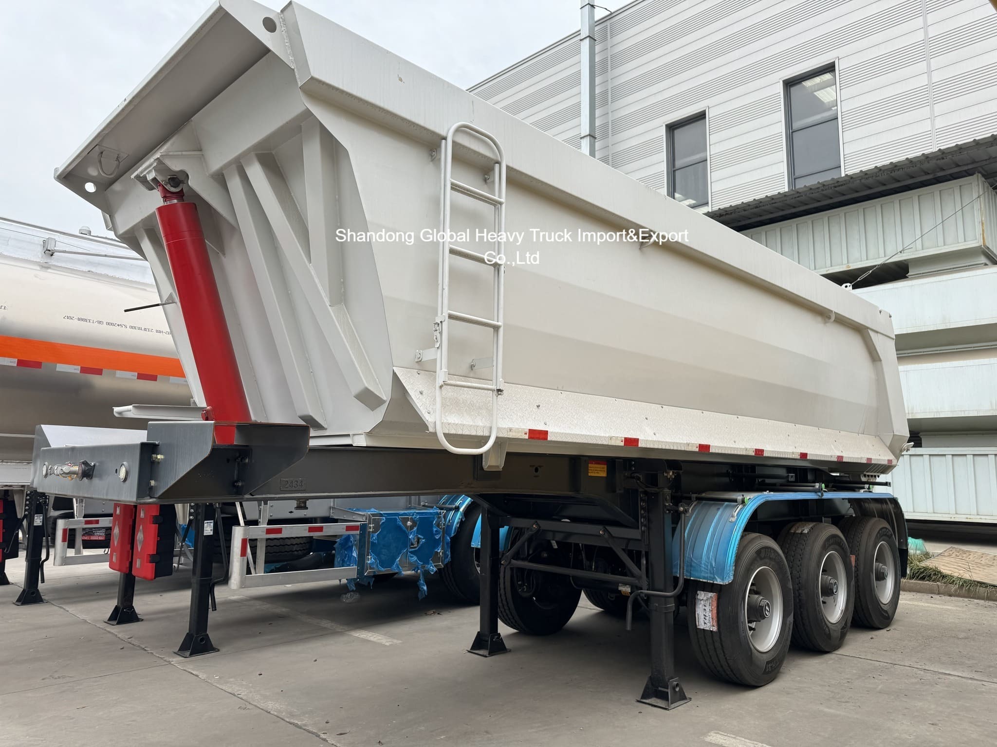 Semirremolque de acero de 3 ejes con capacidad de carga de 95000 kg
