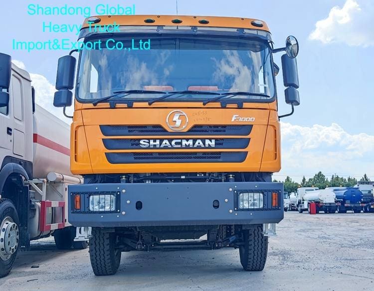 Camión de descarga pesado con capacidad de carga útil de 30-35 toneladas, tanque de combustible de 400 litros y neumáticos 12.00R20