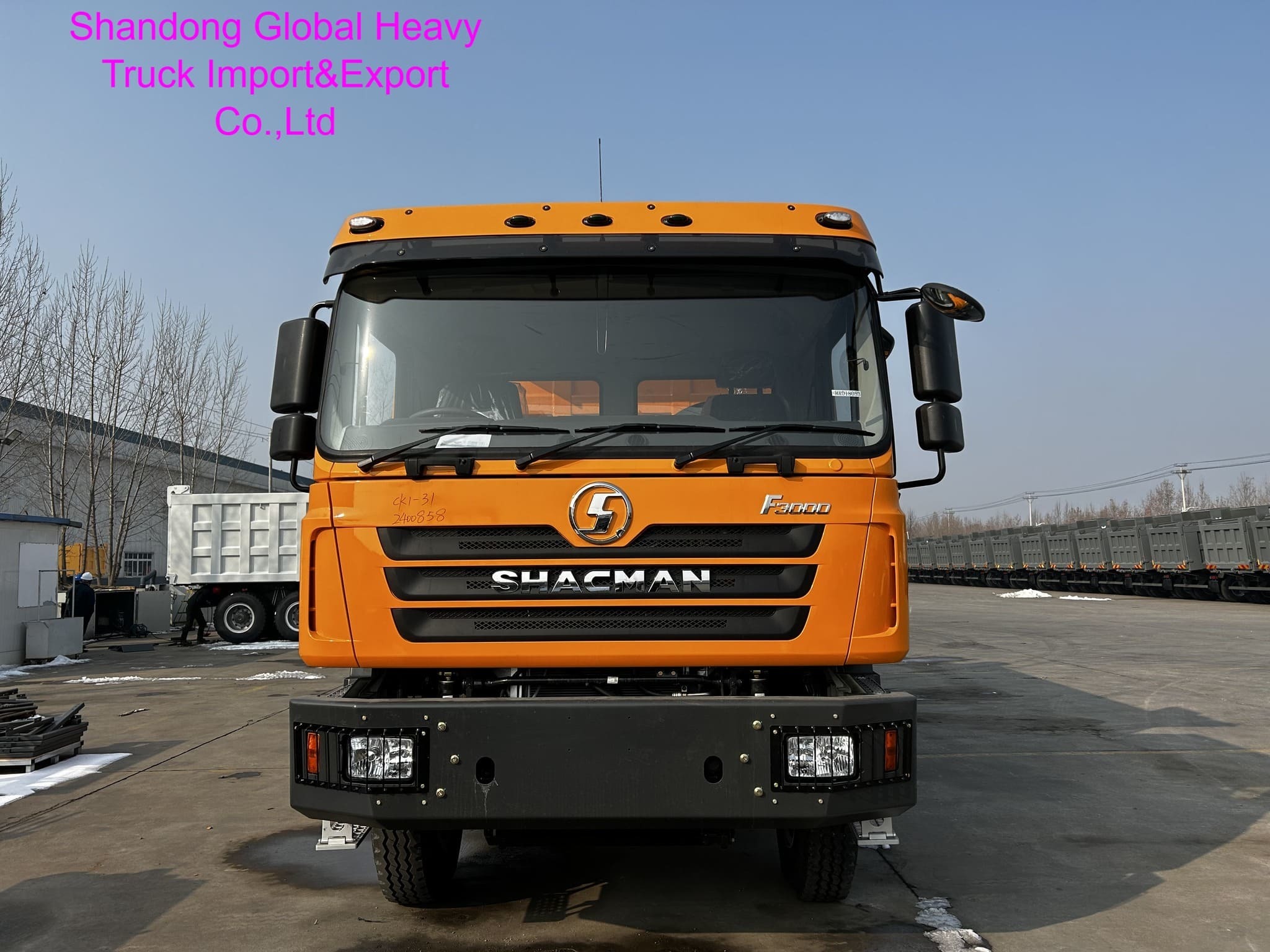 Camión volquete Shacman F3000 6×4 con capacidad de carga de 25-30 toneladas, construcción de alta resistencia y chasis de acero de alta resistencia