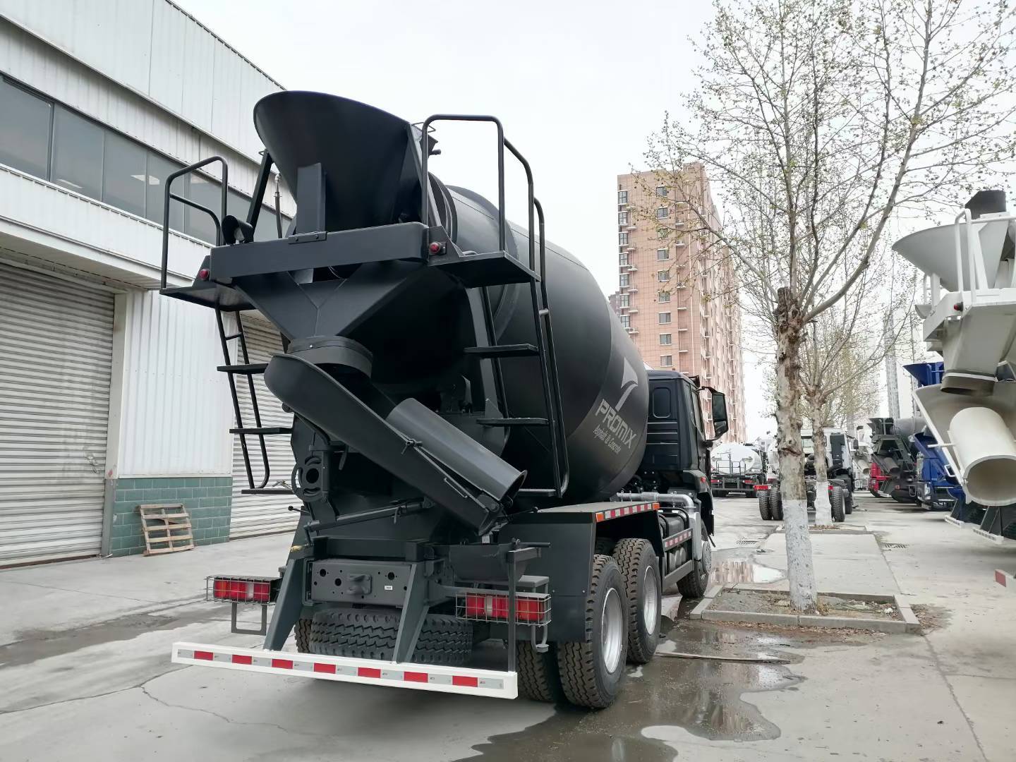 Camión mezclador de hormigón Sinotruk HOWO 6X4 de servicio pesado de 12 m3 con carga útil de 30T y motor de 300-400 CV