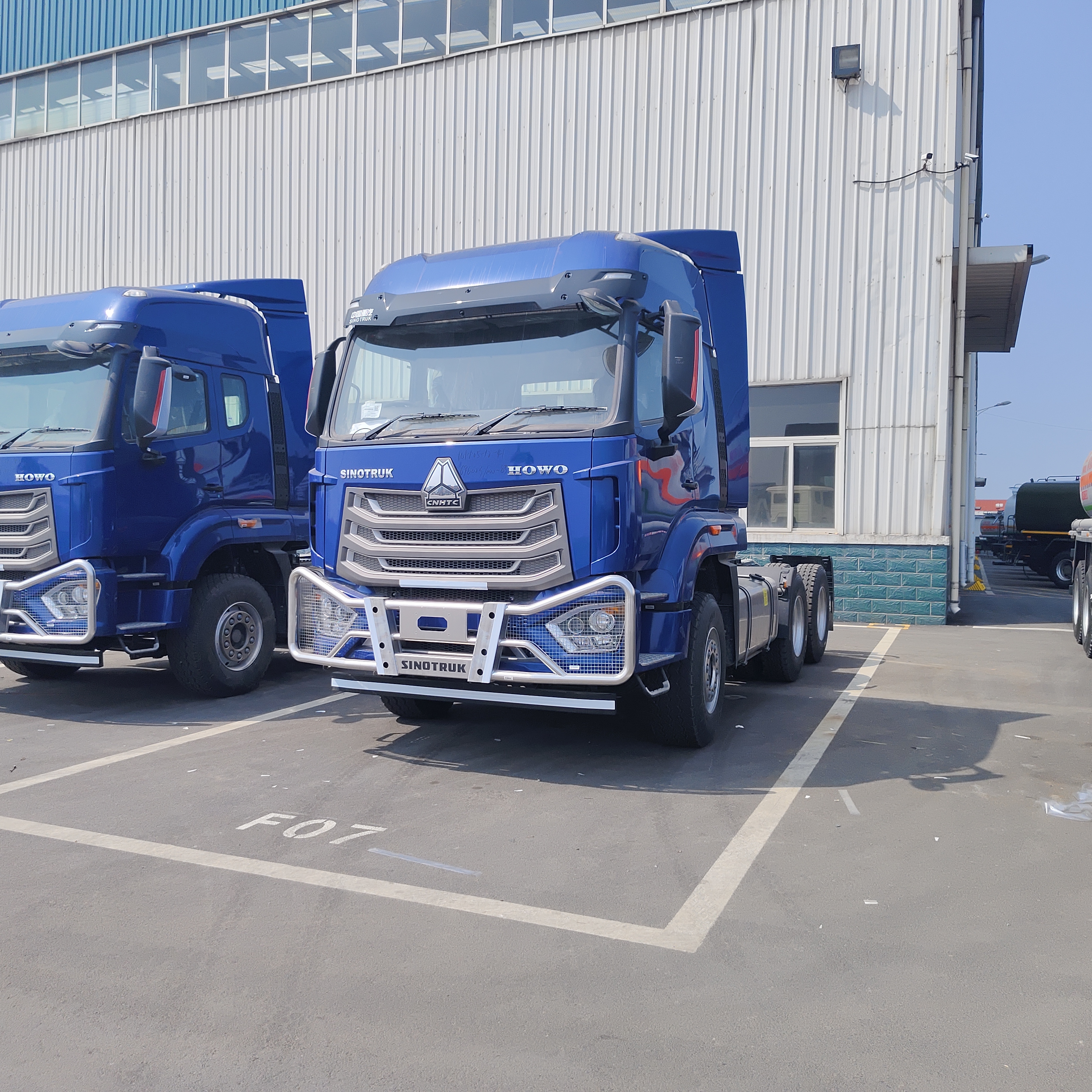 HOWO NX camión tractor 6×4 con motor de 380-460 CV para transporte de carga pesada y logística de larga distancia