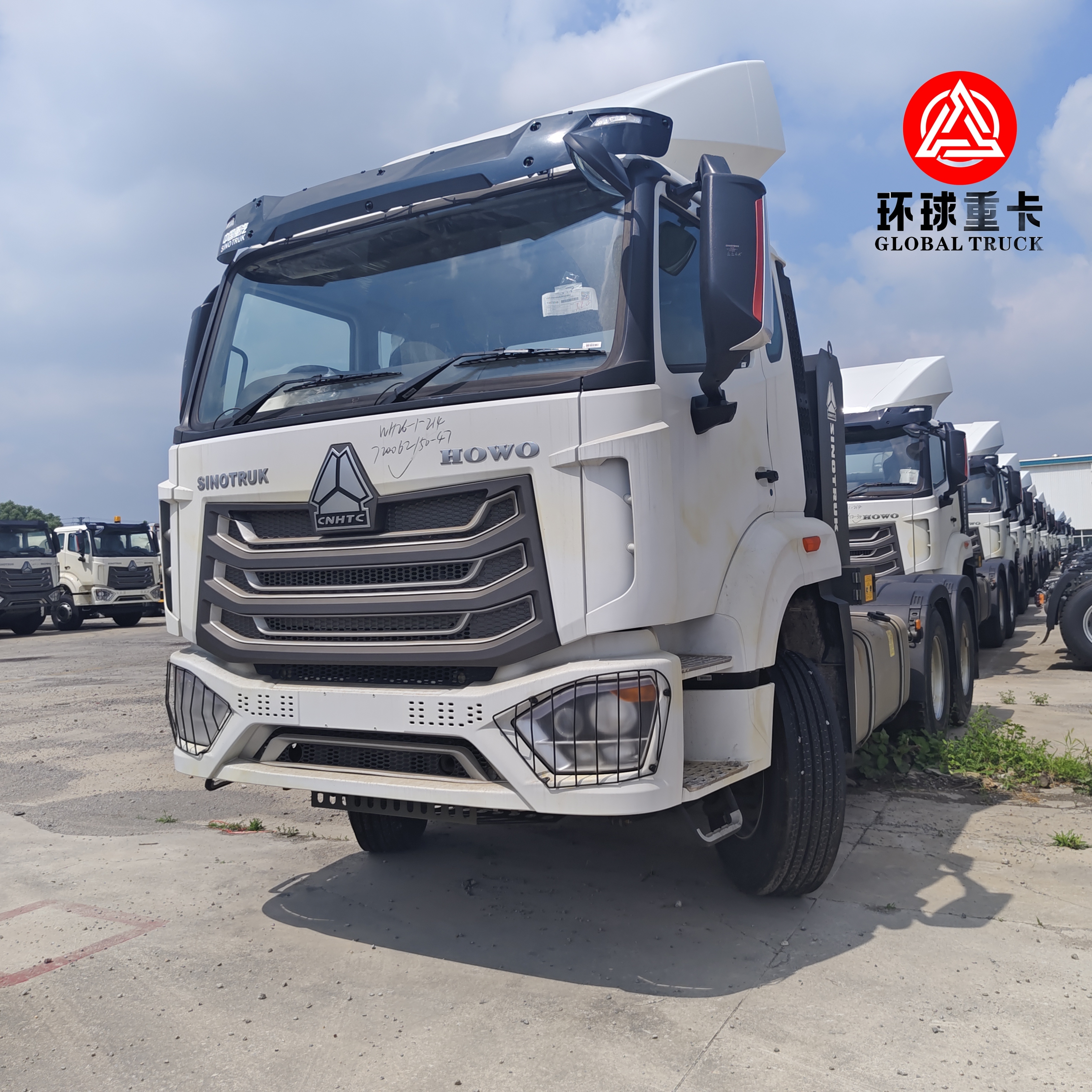 Nuevo HOWO NX 6x4 430HP Dirección derecha Tractor camión Prime Mover para Tanzania Logística